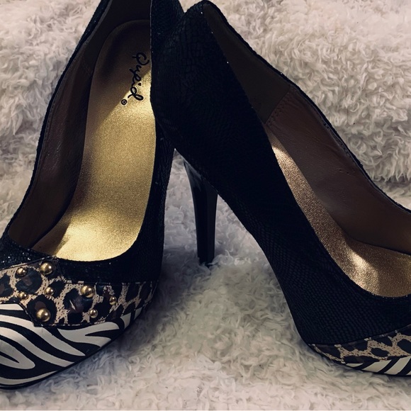 Animal printed heels size 7 - Picture 1 of 3